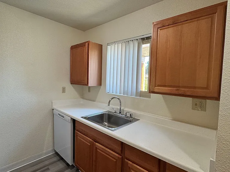 2950 Portage Bay — Photo 30