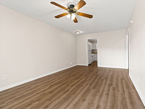 5th image of 2102 W Knox St Unit B