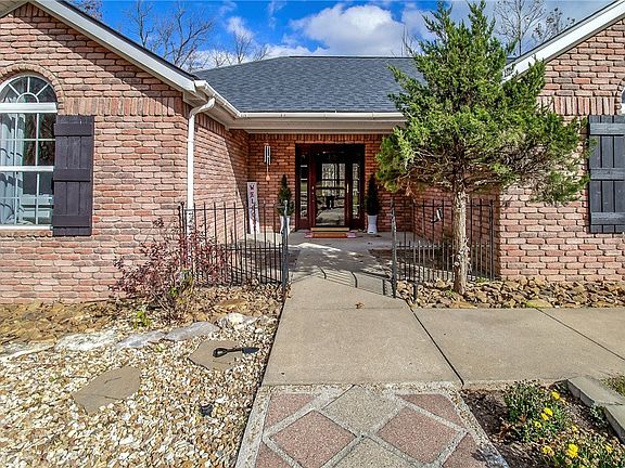 4th image of 36 Hebrides Ln