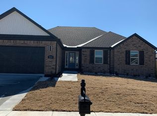 2913 Bitterroot Rd, Fayetteville, AR 72701