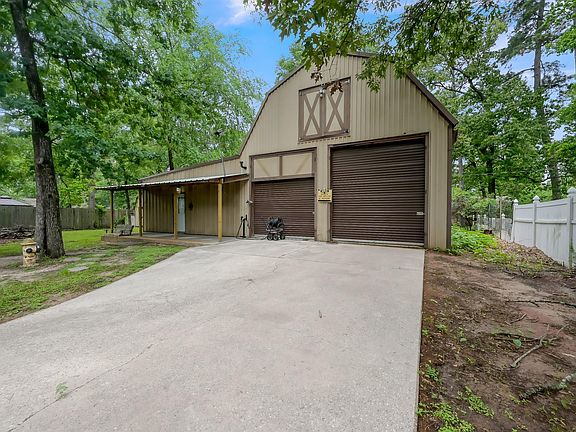 3rd image of 403 Spring Woods Dr