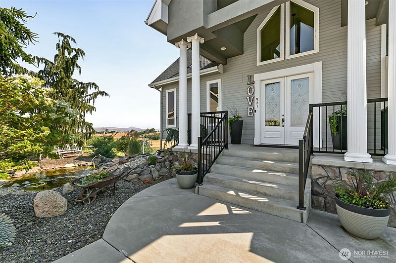 3rd image of 921 Tibbling Road