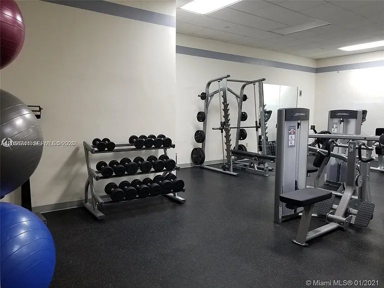 5825 Collins Ave #9C — Photo 73