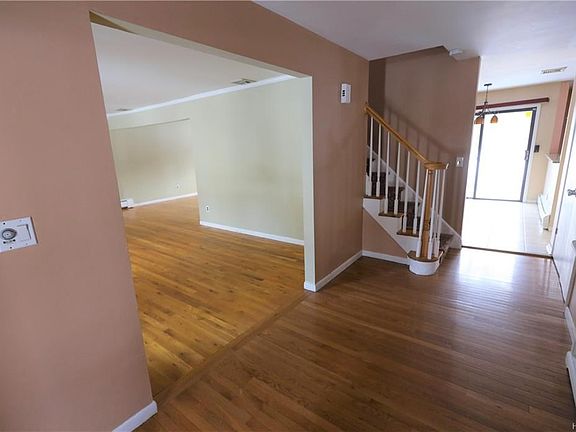 2nd image of 16 Pecan Valley Dr
