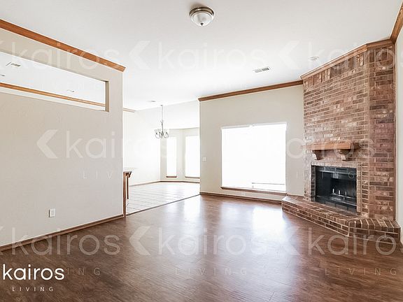 3rd image of 520 SW 156th St