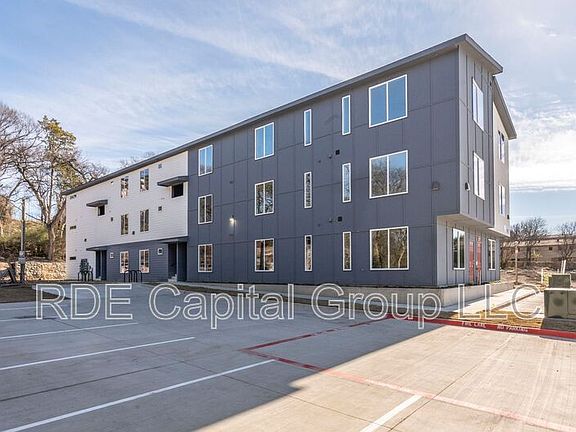 3rd image of 948 Corinth St #8