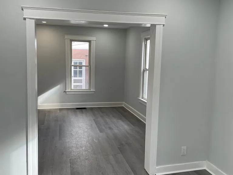 15 Duane Ave — Photo 13