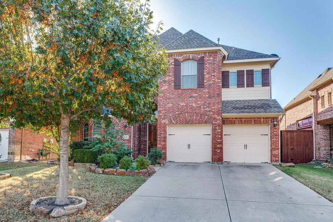 4 bed, 3.5 bath, 3391 sqft, $3,200 — Photo 2