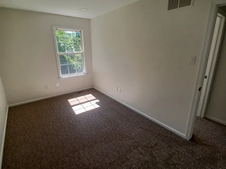 199 Victoria Ct — Photo 12