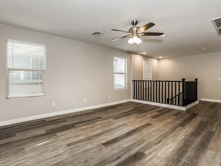 5637 E Alder Ave — Photo 9