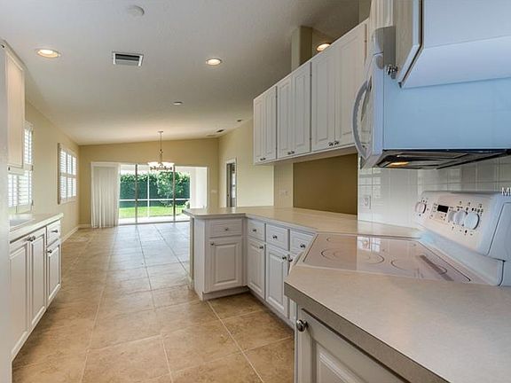 5th image of 7560 Camminare Dr