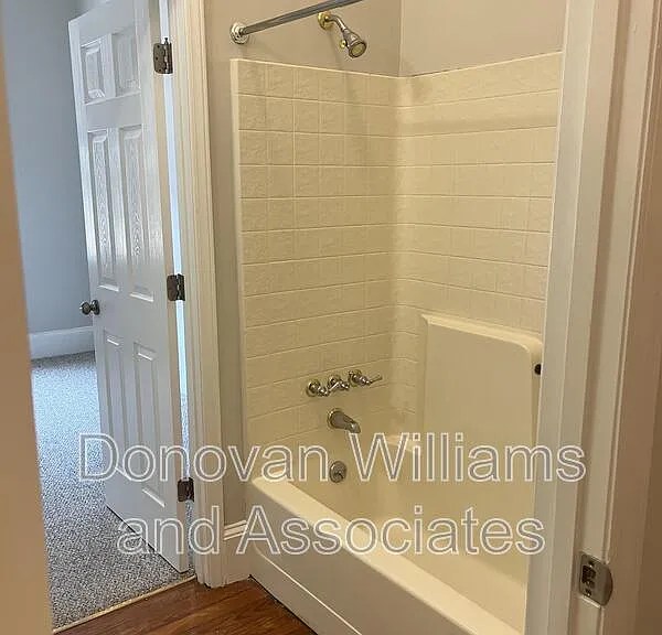 135 E Wilson Ave #E — Photo 15