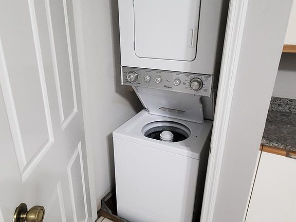 5th image of 5387 Pershing Ave APT A