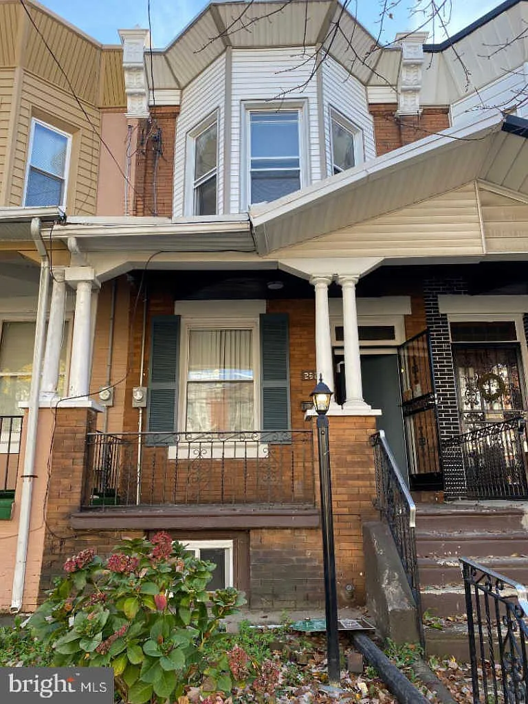 2324 W Cumberland St photo 1