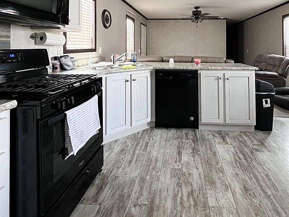 5th image of 321 Prairie Cir