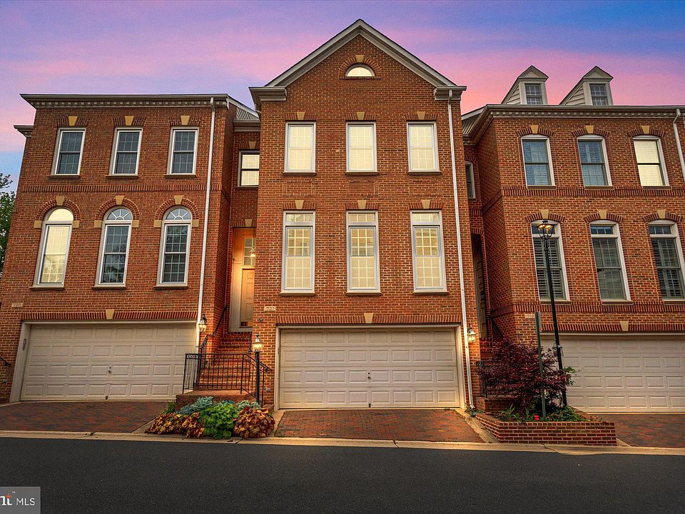1st image of 721 Hawkins Way