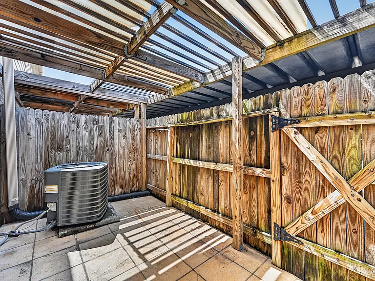 6111 Beverly Hill St #46 — Photo 27