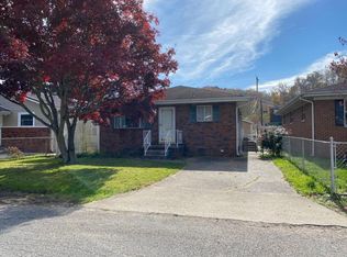 4803 Sunset Dr, Huntington, WV 25704