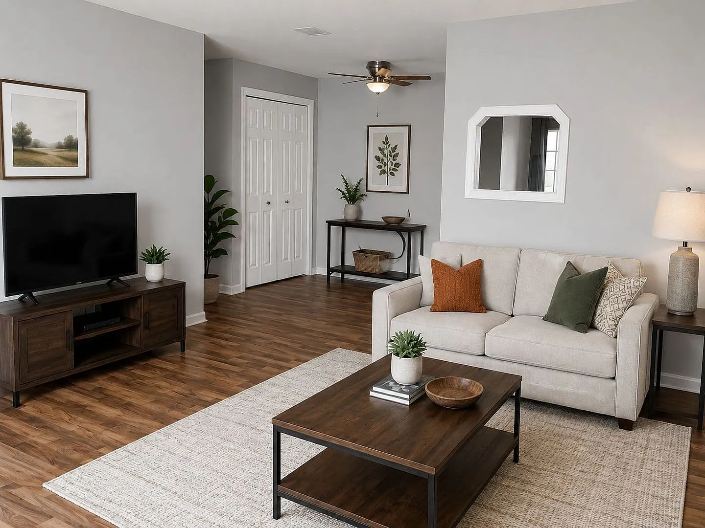 1526 Kenilworth Apartments — Photo 3