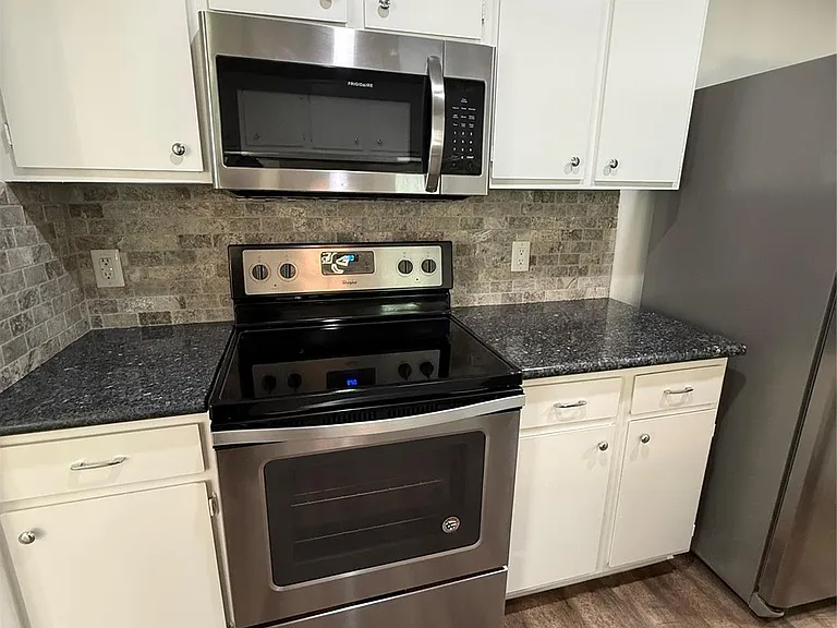 8 N Circlewood Gln — Photo 7
