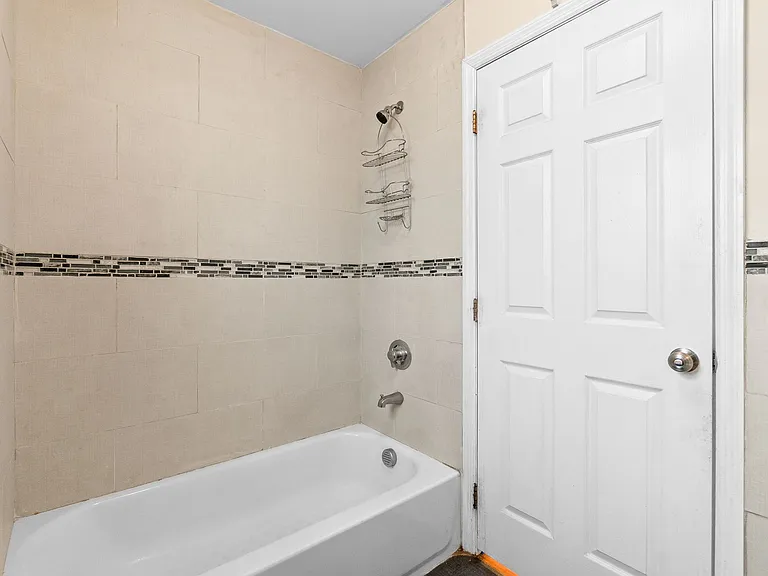 280 S 20th St #2 — Photo 11