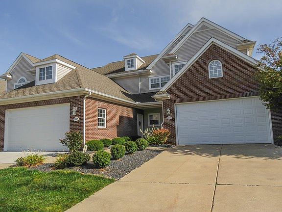 2nd image of 2917 N Knightsbridge Cir
