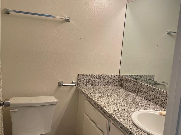 5th image of 18618 Collins St APT 201