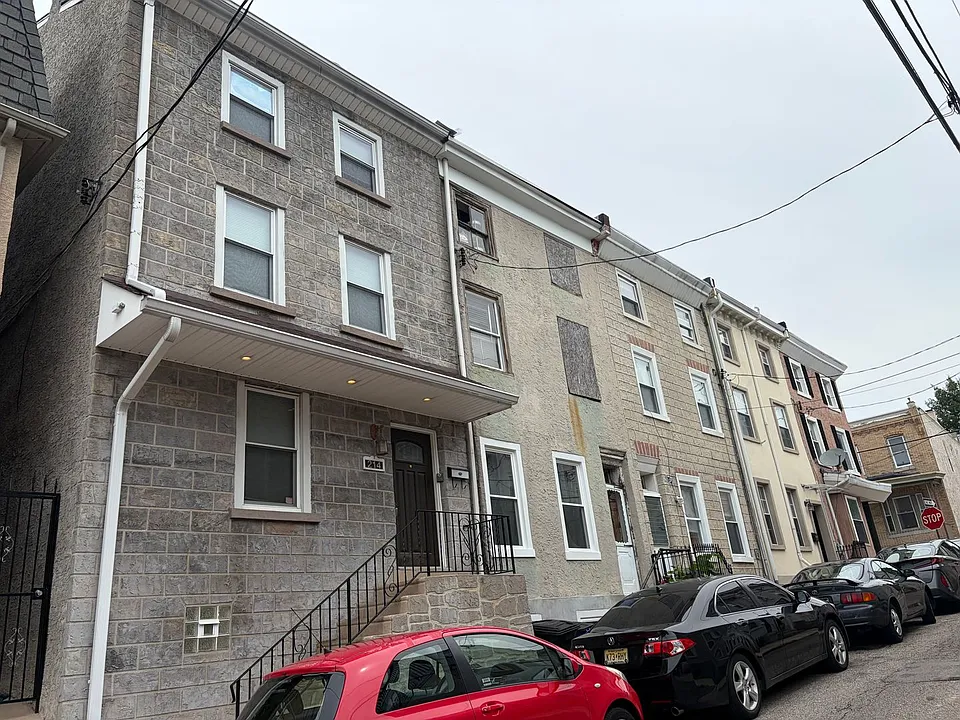 214 Grape St