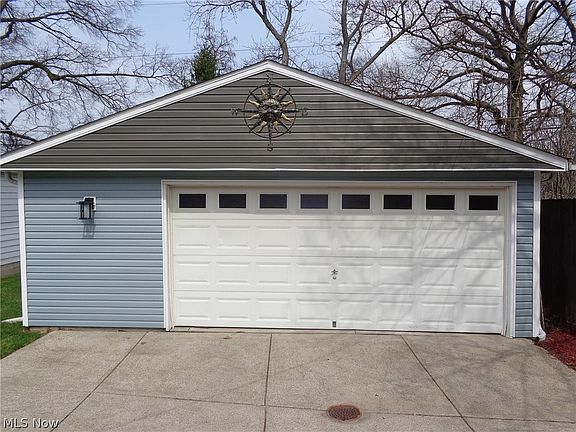 5th image of 2506 Torrington Ave