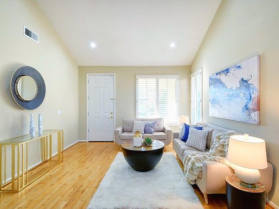 4th image of 3268 Bruno Dr