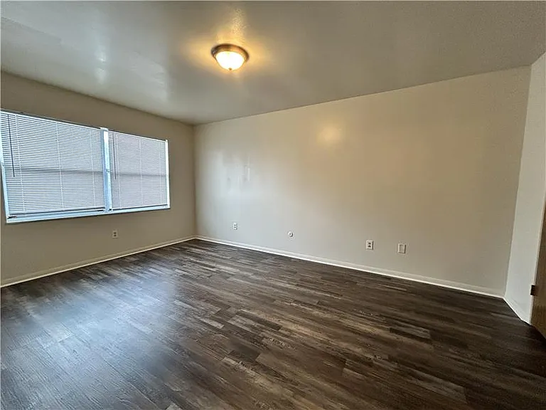 4313 Earl Dr #B7 — Photo 7