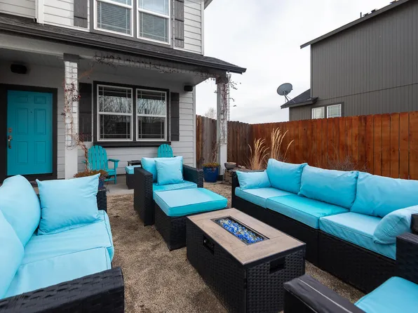 724 NW Green Forest Cir, Redmond, OR 97756