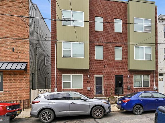2nd image of 2122 E Susquehanna Ave