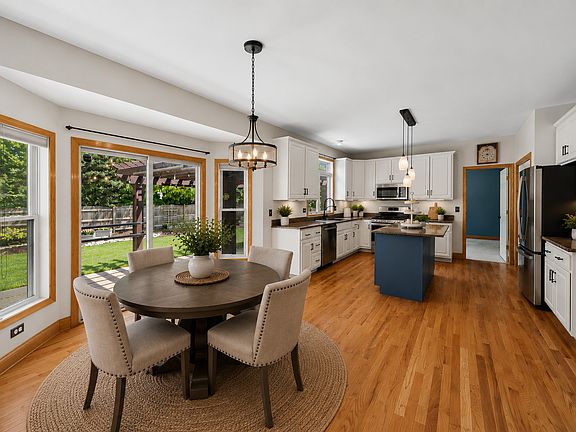 2nd image of 2647 Lupine Cir