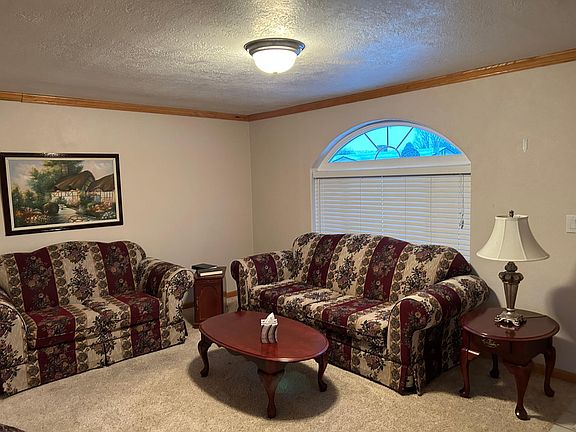 2nd image of 415 N Cedar View Ln