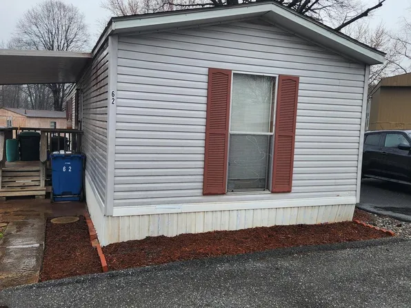 700 Salem Rd Trailer 62, Etters, PA 17319
