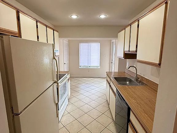4th image of 8383 Buttress Ln APT 102
