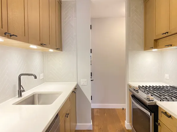 560 West 43rd Street image 1 of 23