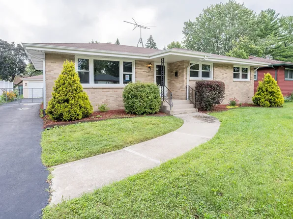 18515 Oakley Ave, Lansing, IL 60438