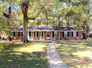 401 Forest Lake Dr, Warner Robins, GA 31093