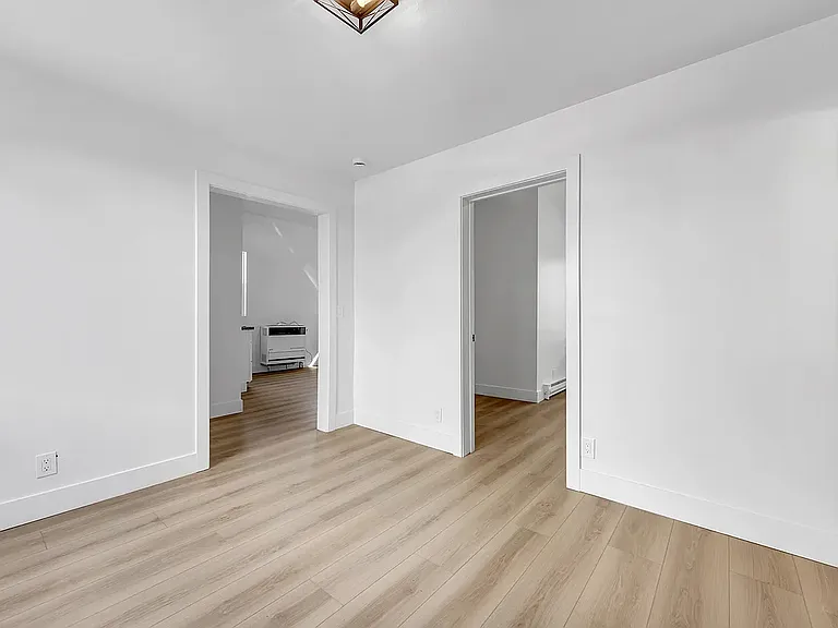 950 W 7th St #1 — Photo 13
