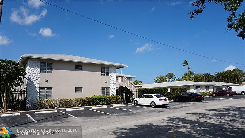 1st image of 701 SE 15th St APT 6
