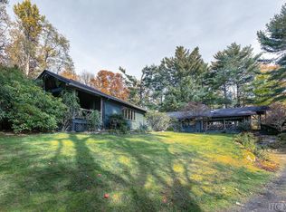 225 Ravenwood Rd, Glenville, NC 28736
