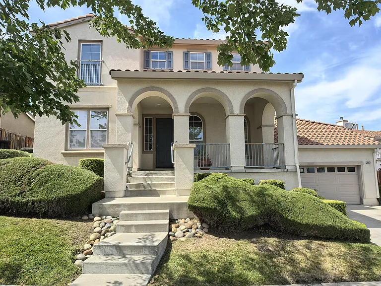 2647 Presidio Dr — Photo 2