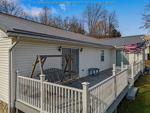 3rd image of 6001 Skylark Ln