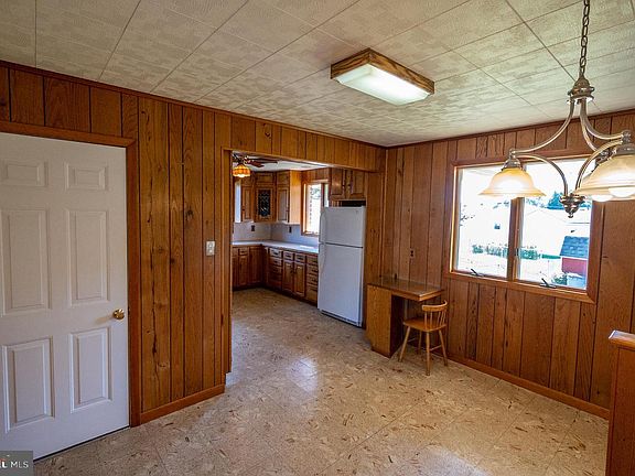 4th image of 2426 E Eric Dr