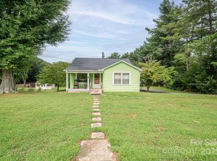 118 Downey Lake Rd, Dallas, NC 28034