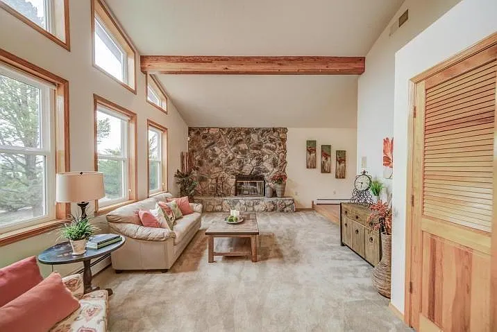 1700 Camino De La Sierra NE — Photo 6