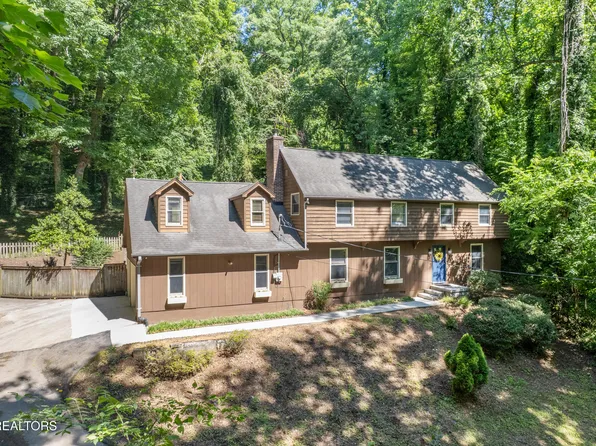 2529 Tall Pine Ln, Knoxville, TN 37920