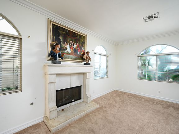 3rd image of 4297 W 190th St